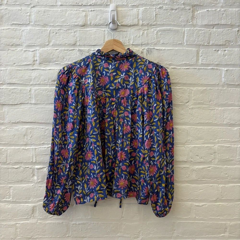 Emerson Fry || Emmaline Blouse Blue Chrysanthemum Satin Block Print Floral - Picture 5 of 10
